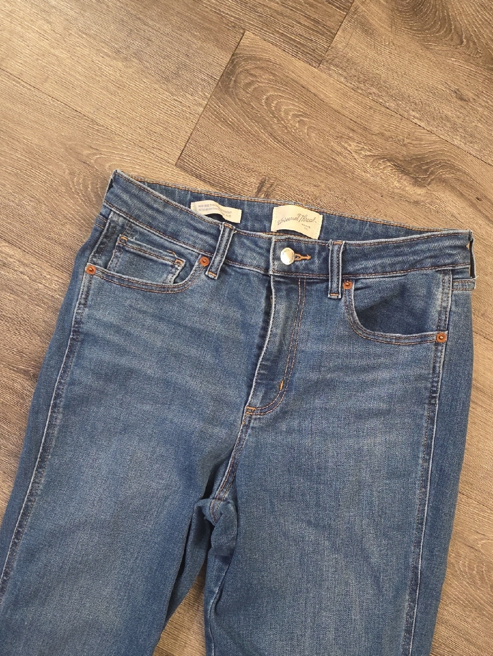 Universal Thread Straight Leg Jeans - Picture 2 of 10
